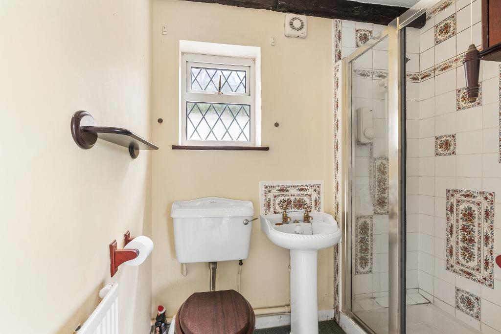 4 Bedroom Bungalow for Sale in Seaford, BN25 2RU