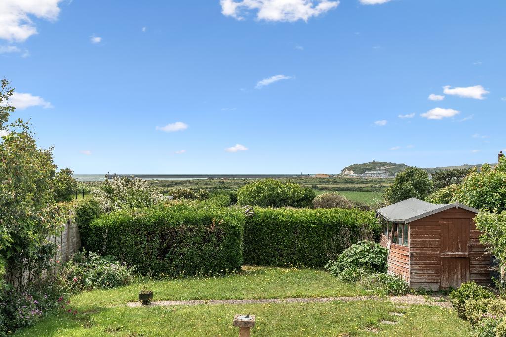 4 Bedroom Bungalow for Sale in Seaford, BN25 2RU
