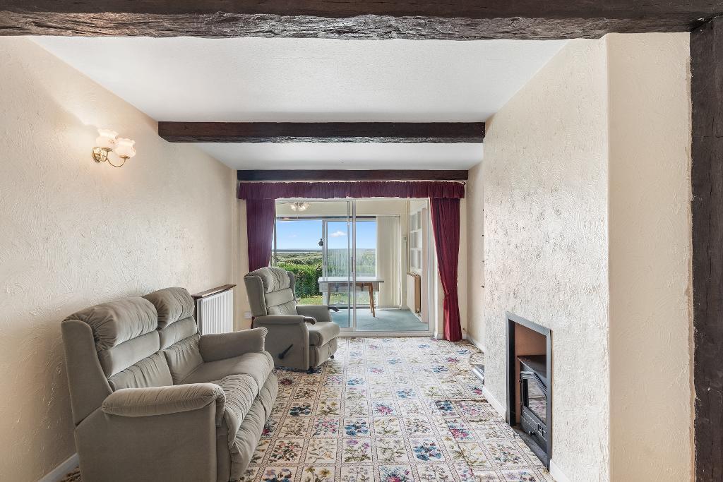 4 Bedroom Bungalow for Sale in Seaford, BN25 2RU