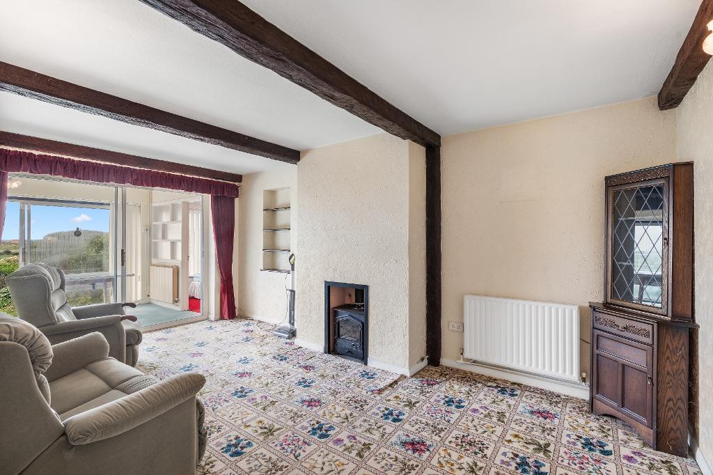 4 Bedroom Bungalow for Sale in Seaford, BN25 2RU