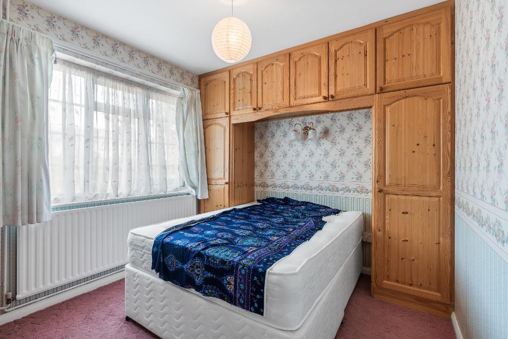 4 Bedroom Bungalow for Sale in Seaford, BN25 2RU