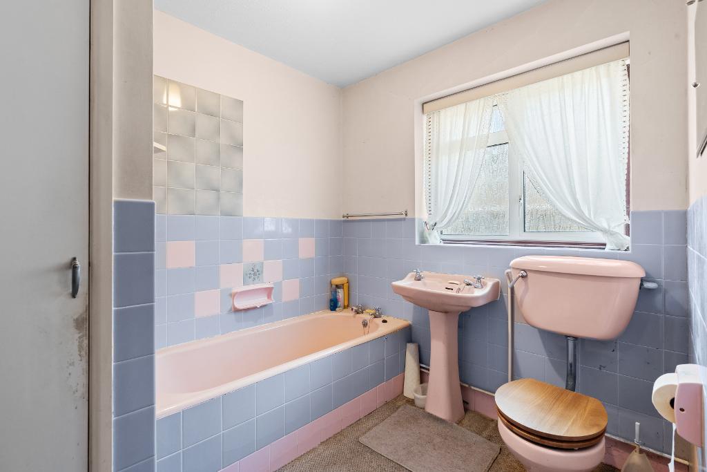 3 Bedroom Bungalow for Sale in Seaford, BN25 3RL