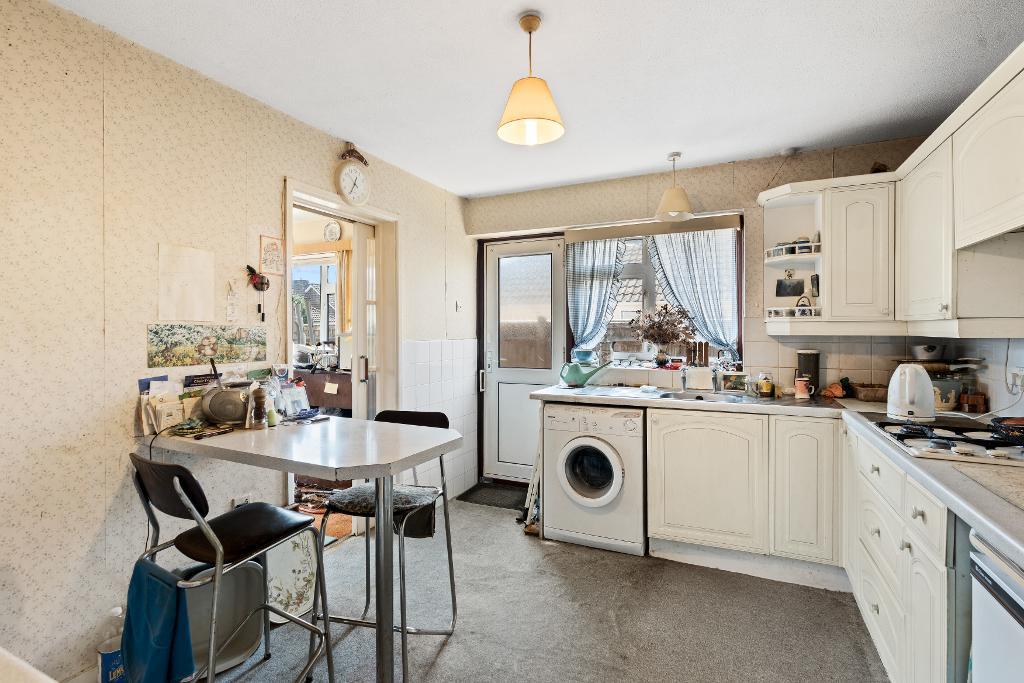 3 Bedroom Bungalow for Sale in Seaford, BN25 3RL