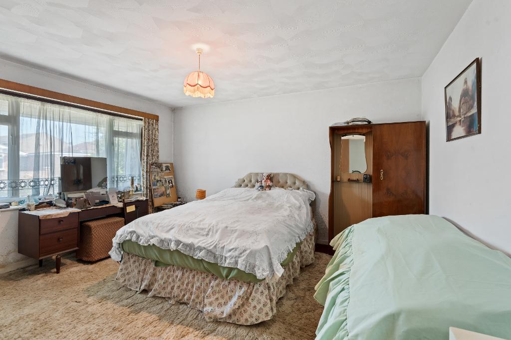 3 Bedroom Bungalow for Sale in Seaford, BN25 3RL