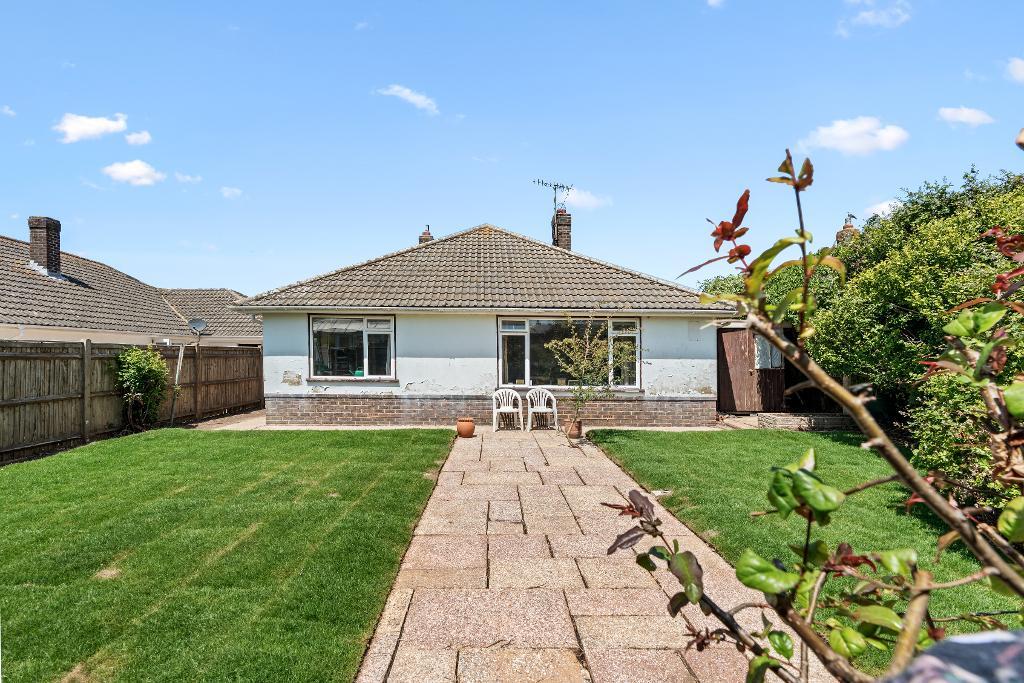 3 Bedroom Bungalow for Sale in Seaford, BN25 3RL