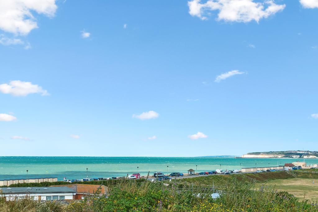 3 Bedroom Flat for Sale in Seaford, BN25 1BH