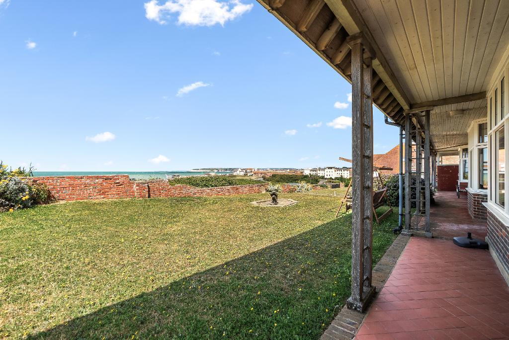 3 Bedroom Flat for Sale in Seaford, BN25 1BH