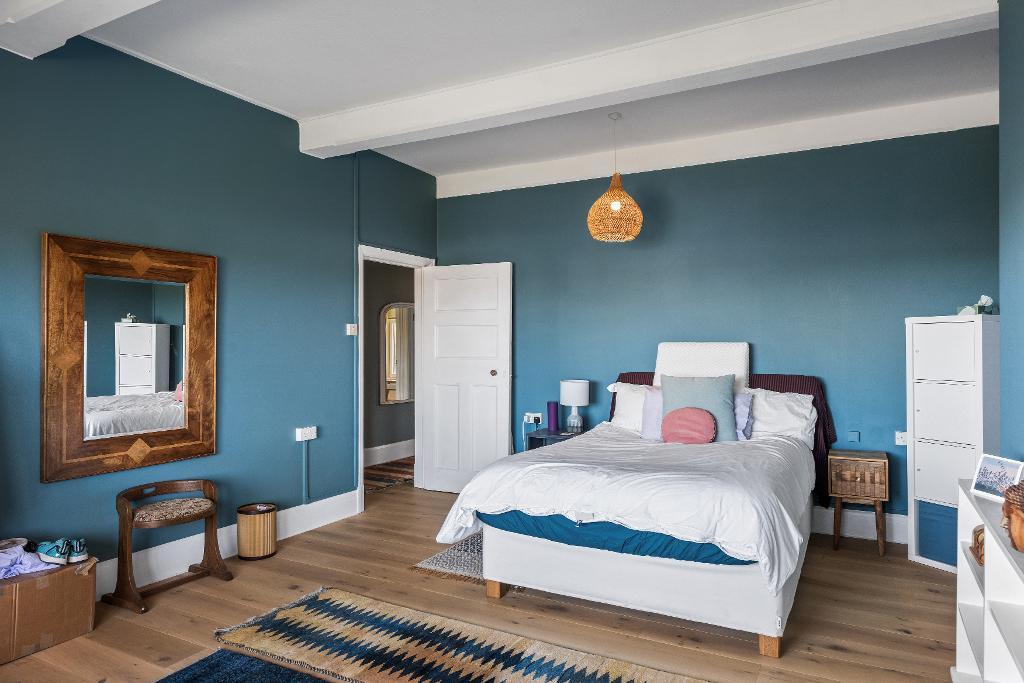 3 Bedroom Flat for Sale in Seaford, BN25 1BH