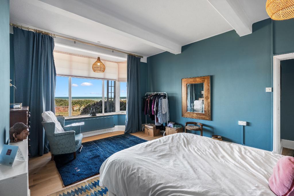 3 Bedroom Flat for Sale in Seaford, BN25 1BH