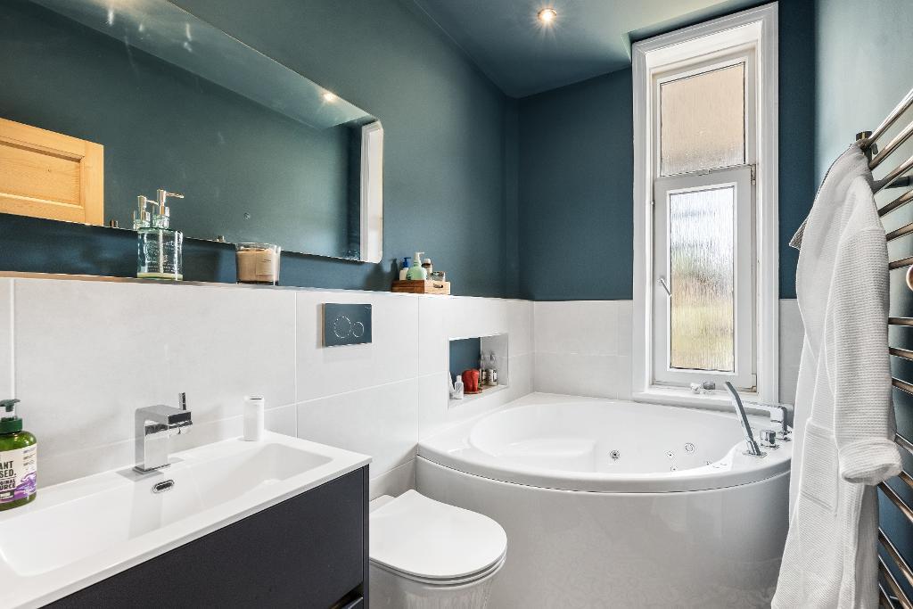 3 Bedroom Flat for Sale in Seaford, BN25 1BH