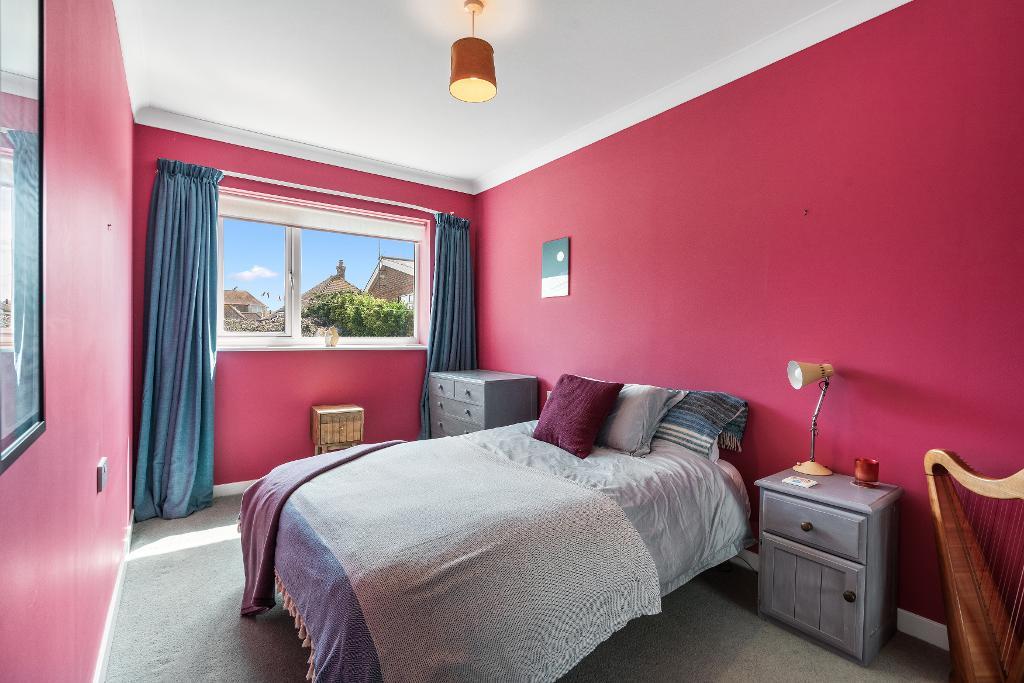 3 Bedroom Flat for Sale in Seaford, BN25 1BH