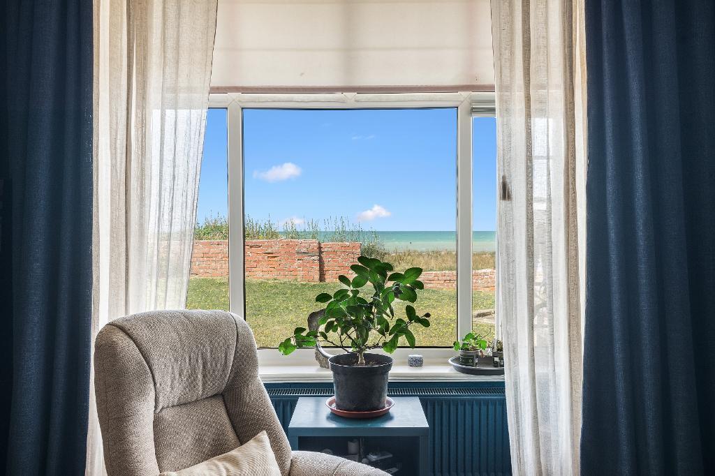 3 Bedroom Flat for Sale in Seaford, BN25 1BH