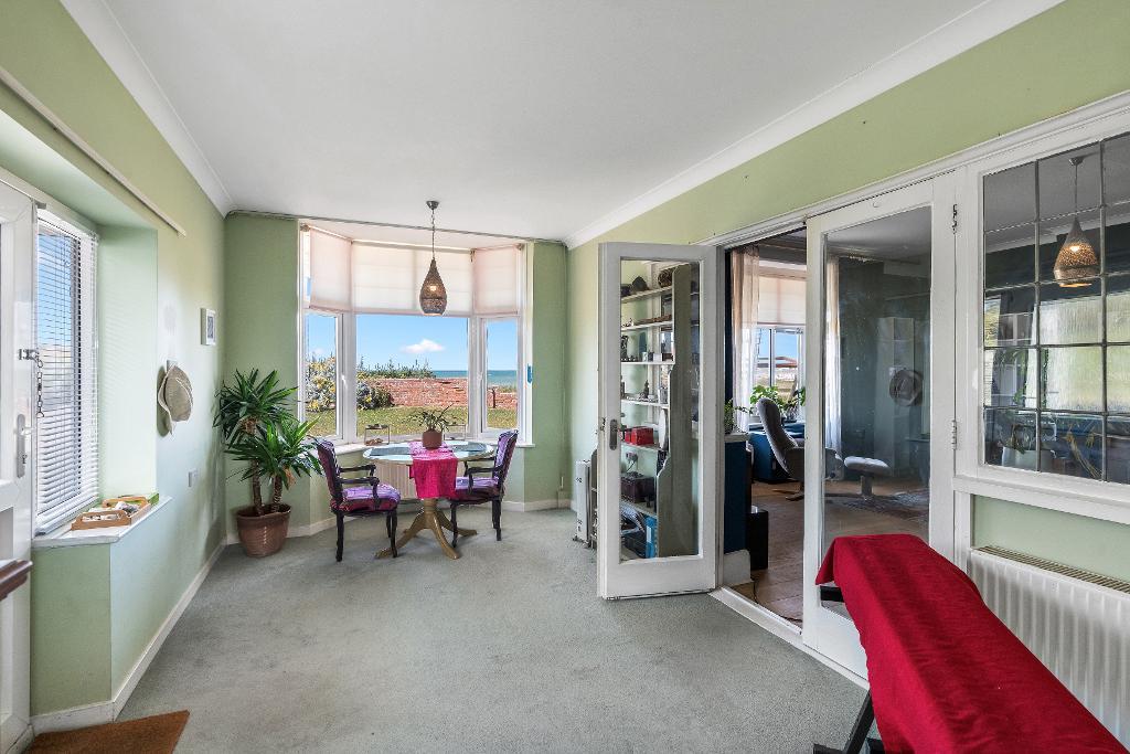 3 Bedroom Flat for Sale in Seaford, BN25 1BH