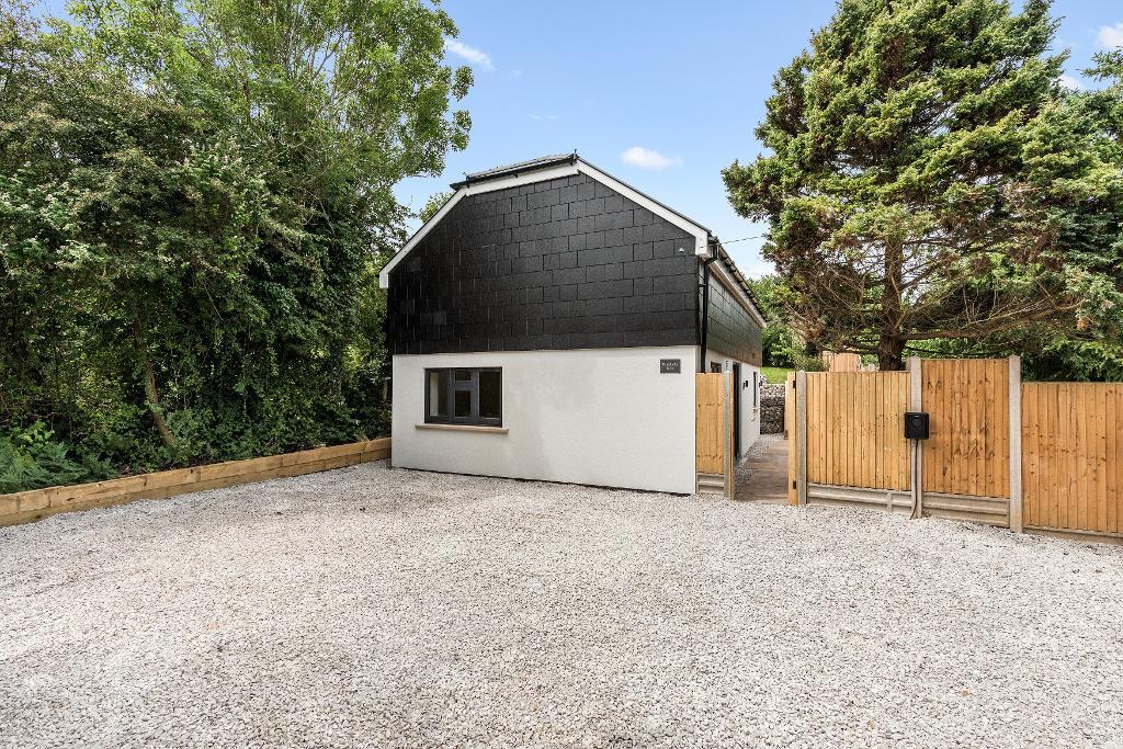 2 Bedroom House for Sale in Berwick, BN26 6SZ