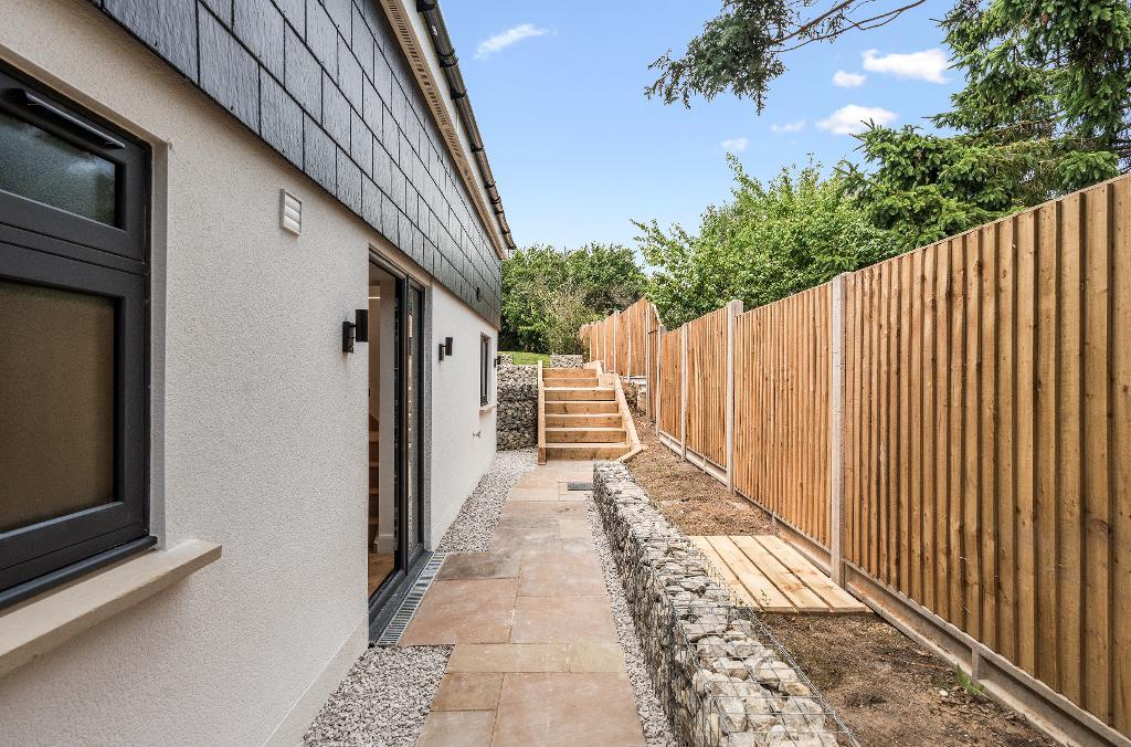 2 Bedroom House for Sale in Berwick, BN26 6SZ
