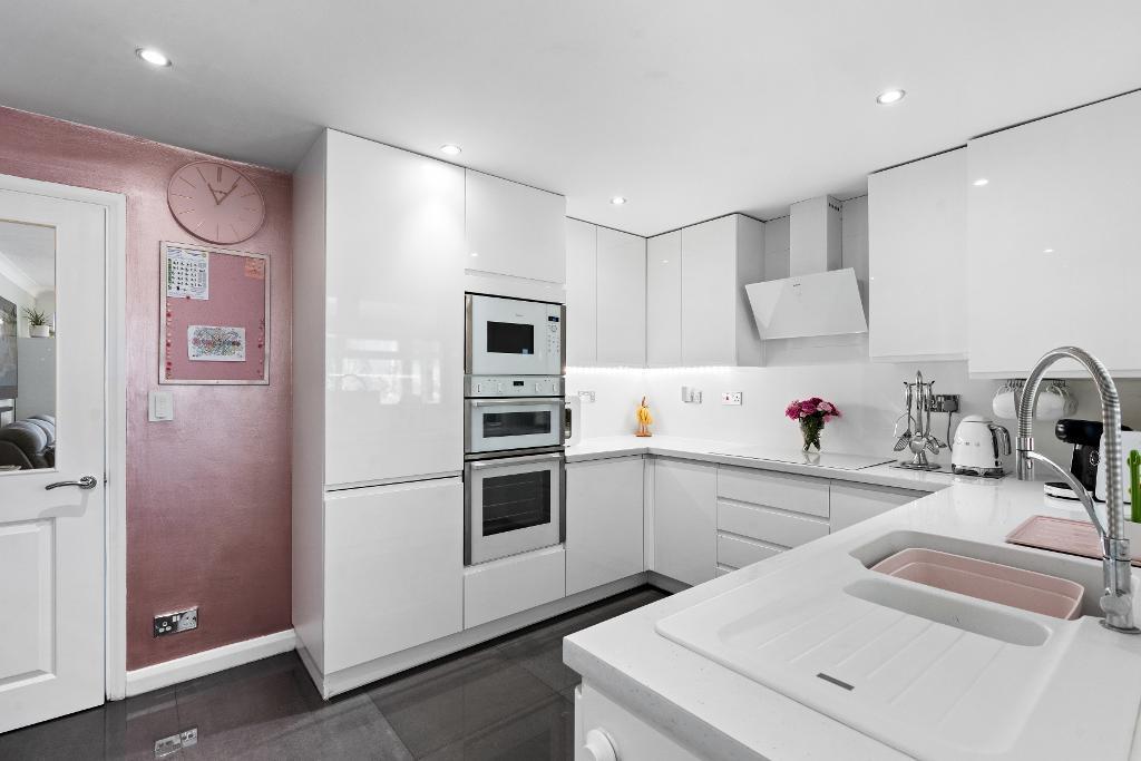 2 Bedroom House for Sale in Seaford, BN25 3EQ