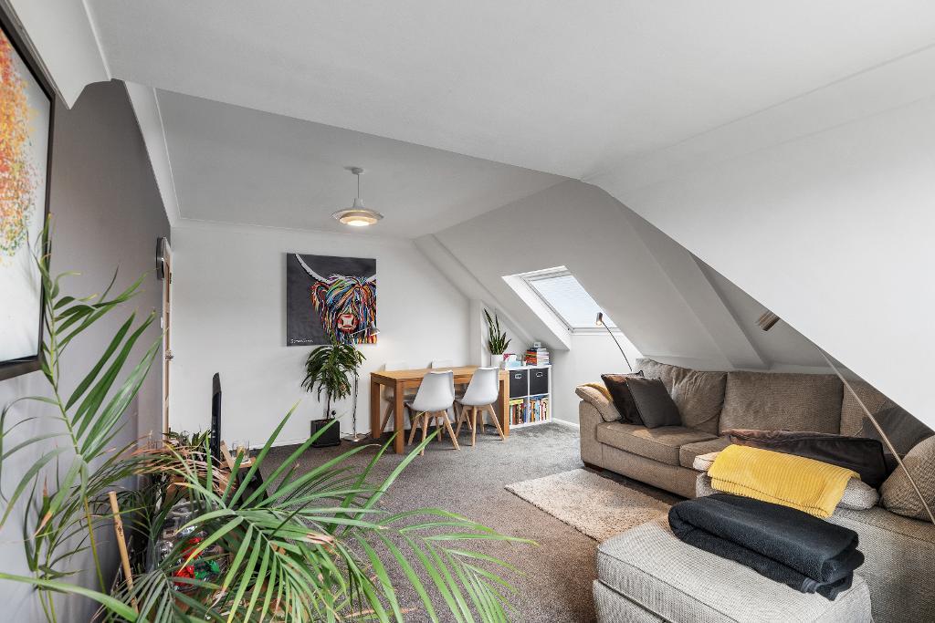2 Bedroom Flat for Sale in Seaford, BN25 1TU