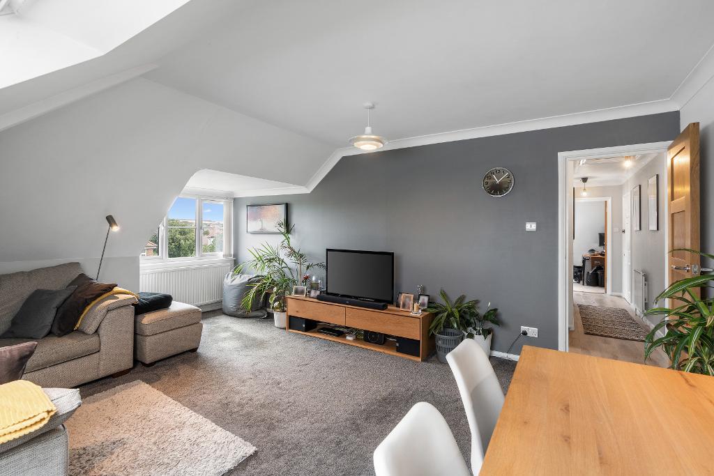 2 Bedroom Flat for Sale in Seaford, BN25 1TU
