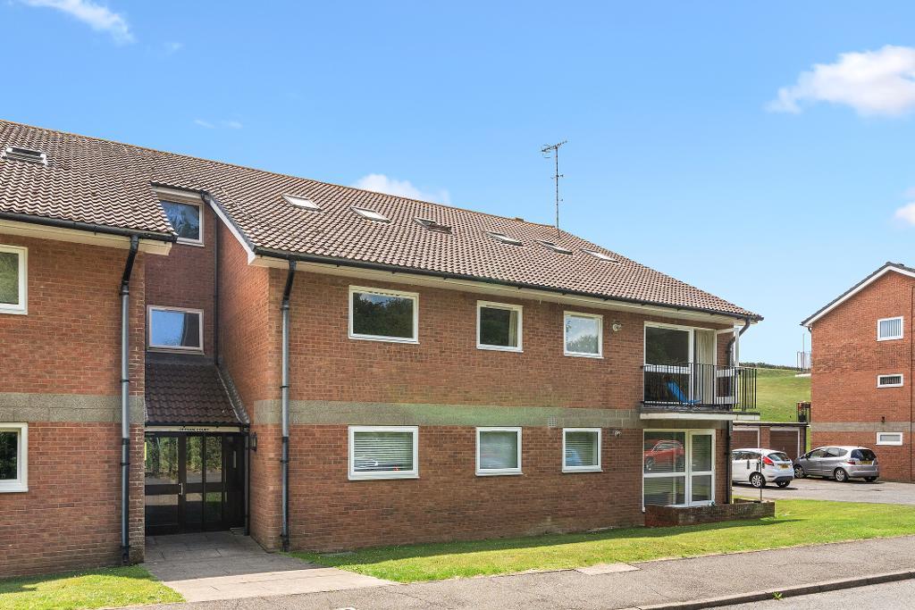 2 Bedroom Flat for Sale in Seaford, BN25 2PA