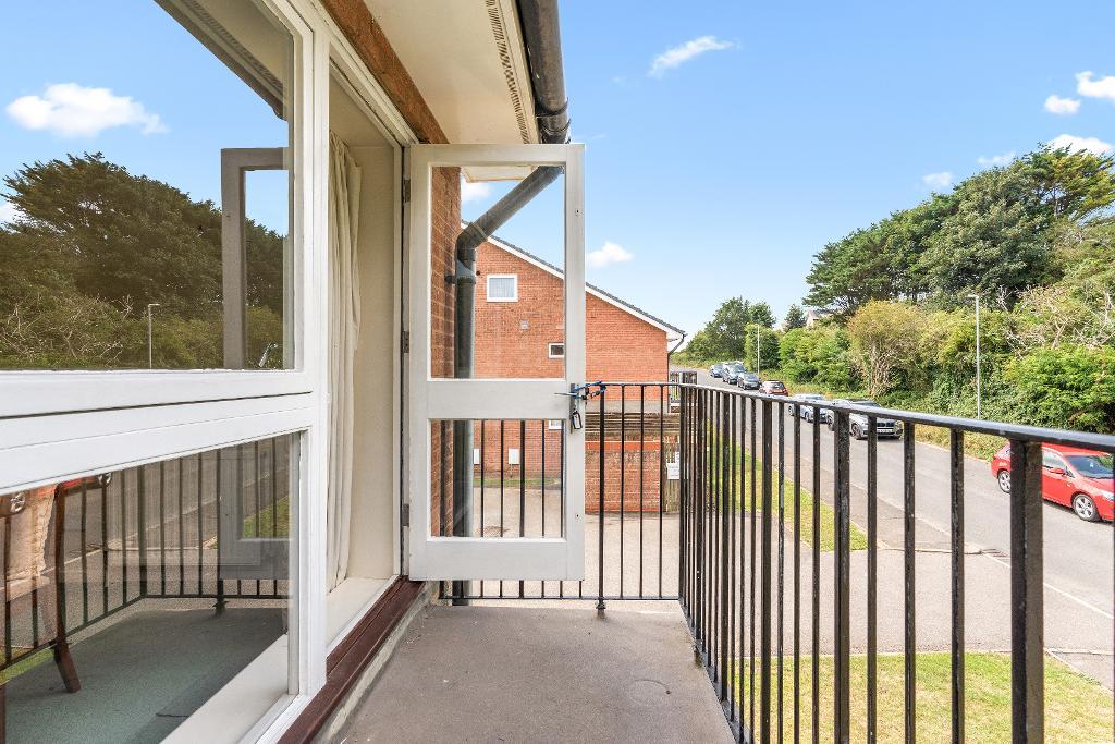 2 Bedroom Flat for Sale in Seaford, BN25 2PA