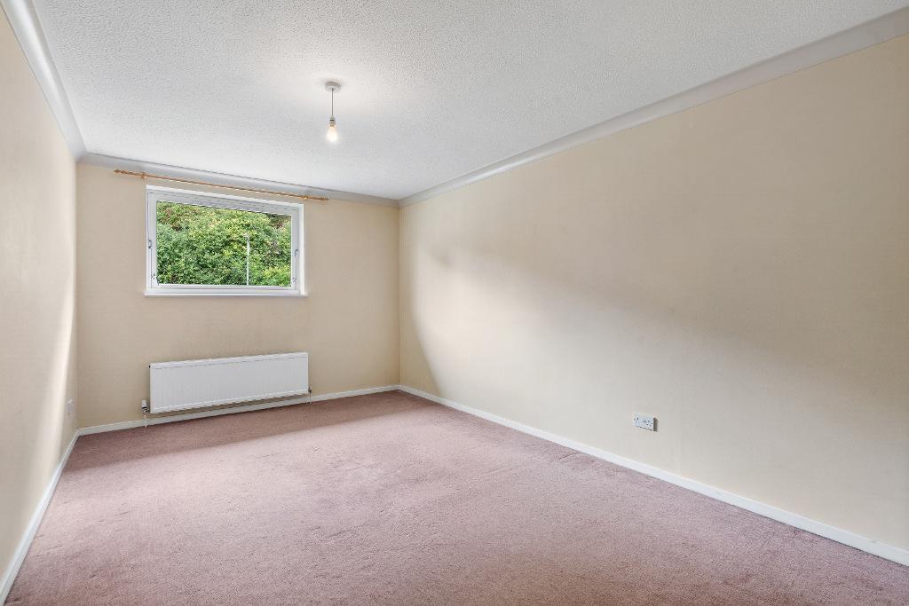2 Bedroom Flat for Sale in Seaford, BN25 2PA