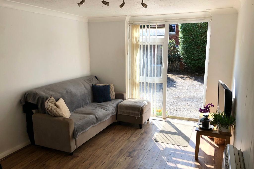 1 Bedroom Flat for Sale in Seaford, BN25 1RP