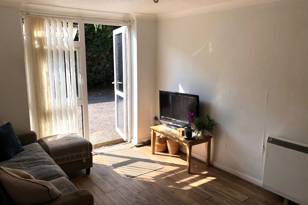 1 Bedroom Flat for Sale in Seaford, BN25 1RP