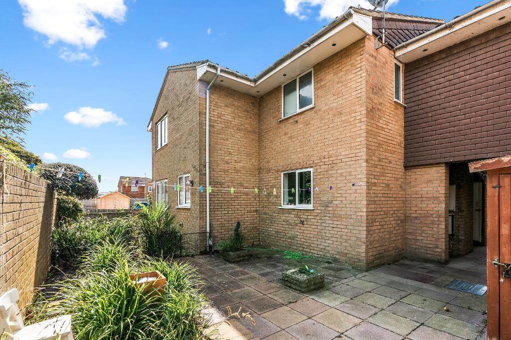 2 Bedroom House for Sale in Seaford, BN25 2DY