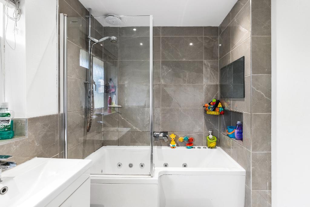 2 Bedroom House for Sale in Seaford, BN25 2DY