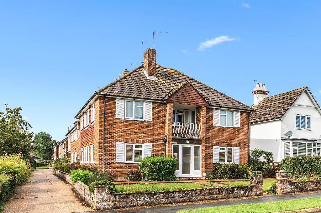 2 Bedroom Flat for Sale in Polegate, BN26 5BY