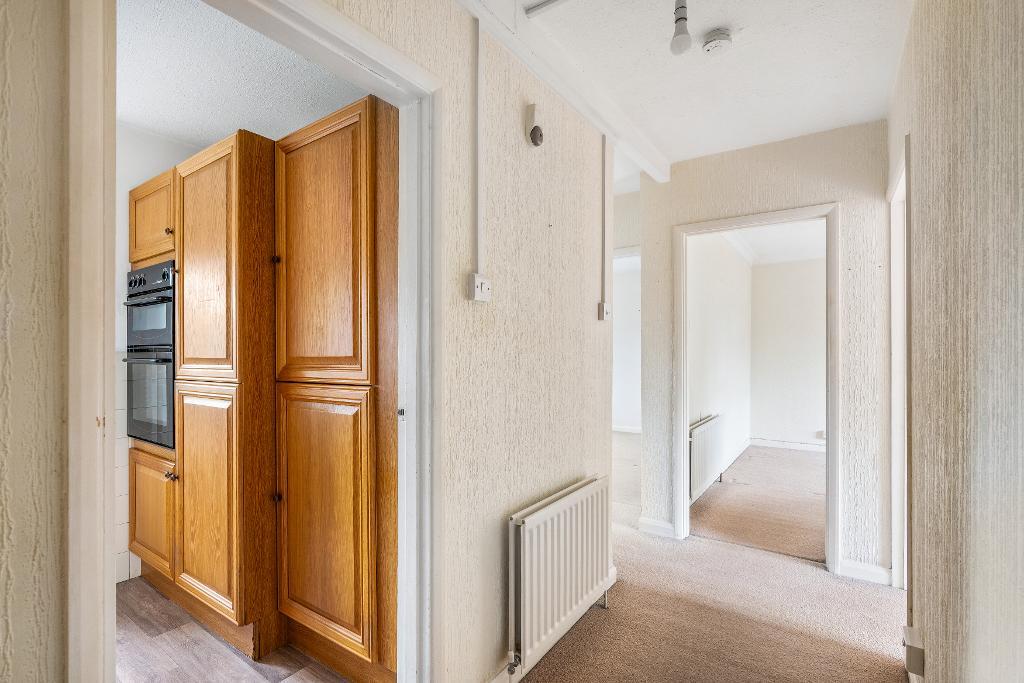 2 Bedroom Flat for Sale in Polegate, BN26 5BY