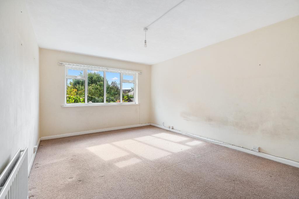 2 Bedroom Flat for Sale in Polegate, BN26 5BY