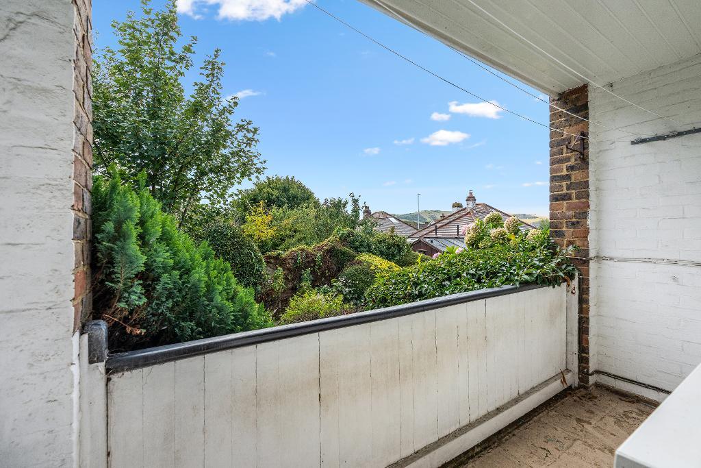 2 Bedroom Flat for Sale in Polegate, BN26 5BY