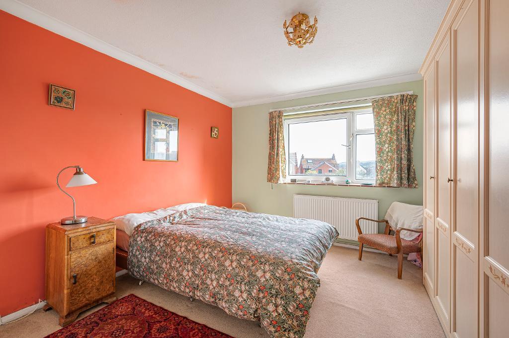 2 Bedroom Flat for Sale in Seaford, BN25 1QD