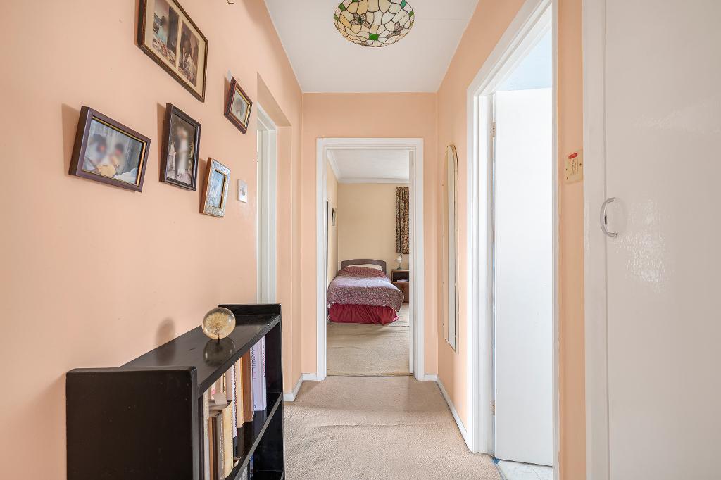 2 Bedroom Flat for Sale in Seaford, BN25 1QD