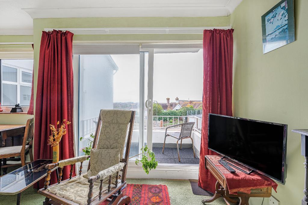 2 Bedroom Flat for Sale in Seaford, BN25 1QD