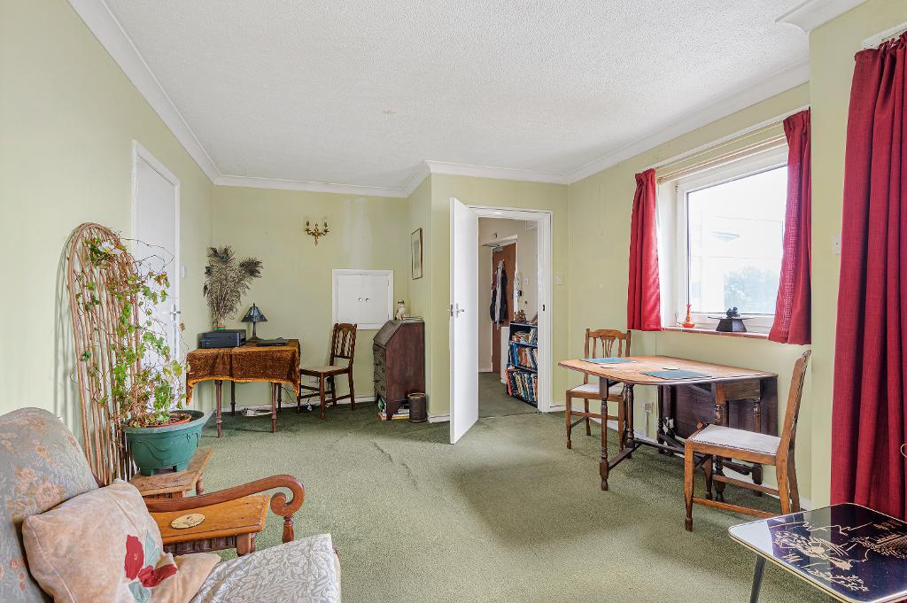 2 Bedroom Flat for Sale in Seaford, BN25 1QD