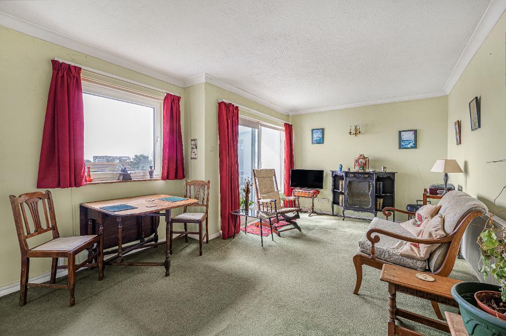 2 Bedroom Flat for Sale in Seaford, BN25 1QD