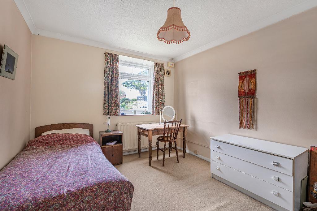 2 Bedroom Flat for Sale in Seaford, BN25 1QD