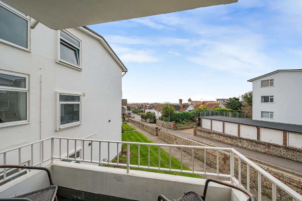 2 Bedroom Flat for Sale in Seaford, BN25 1QD