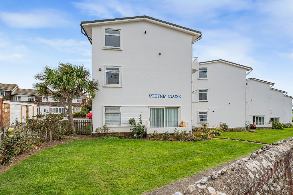2 Bedroom Flat for Sale in Seaford, BN25 1QD
