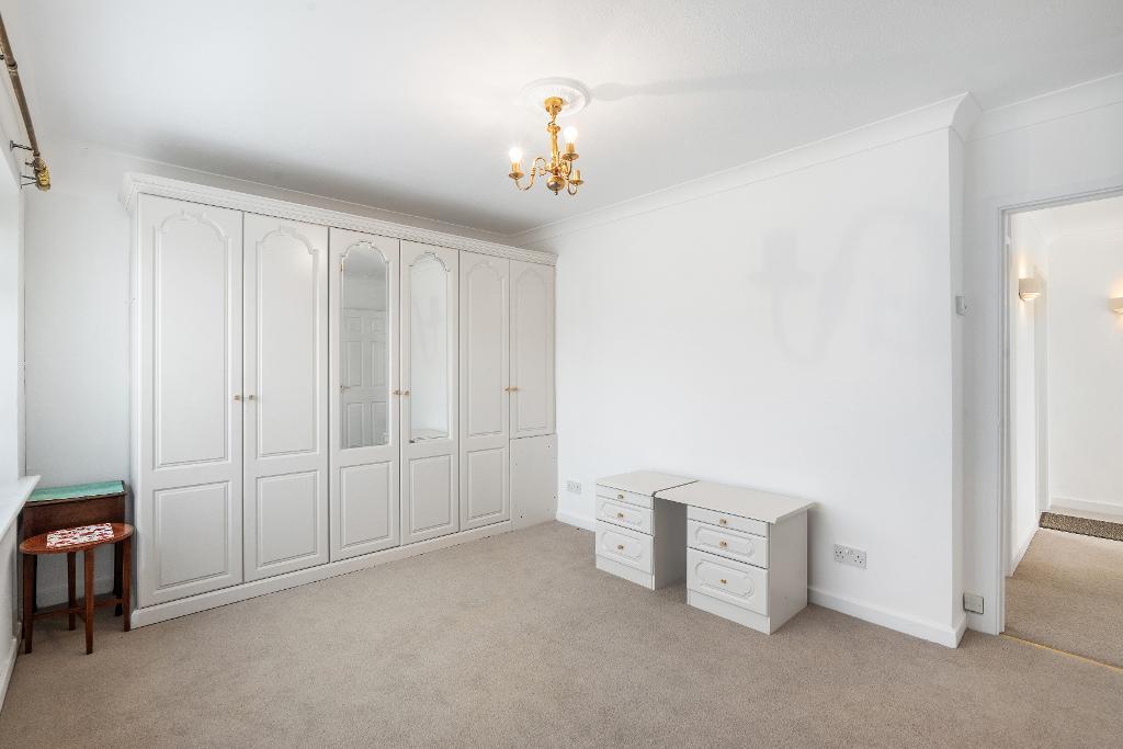 2 Bedroom Bungalow to Rent in Seaford, BN25 3AY