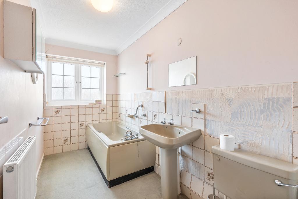 3 Bedroom House for Sale in Seaford, BN25 1BU