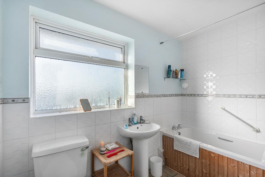 3 Bedroom House for Sale in Seaford, BN25 2NP