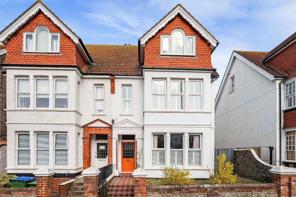 5 Bed House Property for Sale in Seaford, BN25 1RH by Newberry Tully