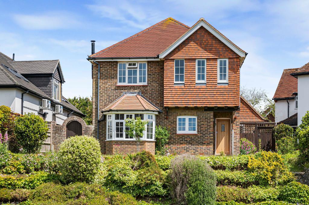 4 Bed House Property for Sale in Seaford, BN25 4HA by Newberry Tully