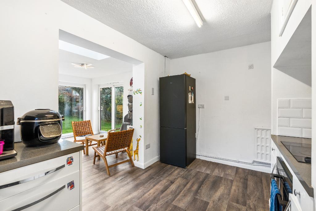 4 Bedroom Chalet Bungalow for Sale in Seaford, BN25 3RZ