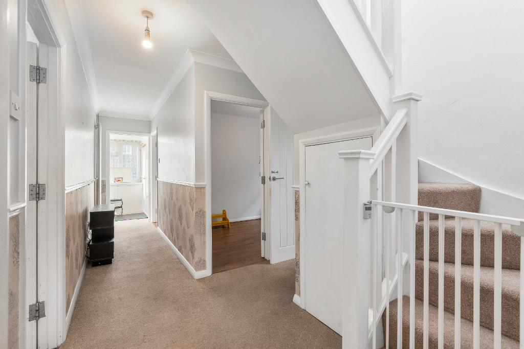 4 Bedroom Chalet Bungalow for Sale in Seaford, BN25 3RZ