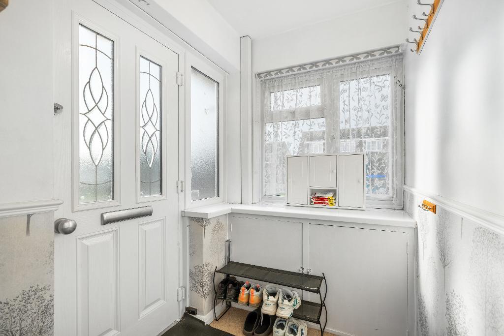 4 Bedroom Chalet Bungalow for Sale in Seaford, BN25 3RZ