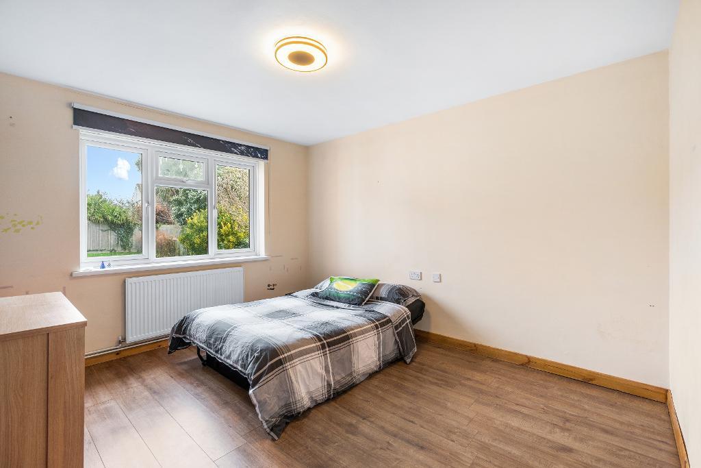 4 Bedroom Chalet Bungalow for Sale in Seaford, BN25 3RZ